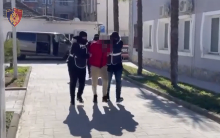 Nga Tirana në Vlorë me tre mina, Policia parandalon ngjarjen: Do ia shisnin një grupi kriminal për 10.000 euro (VIDEO)