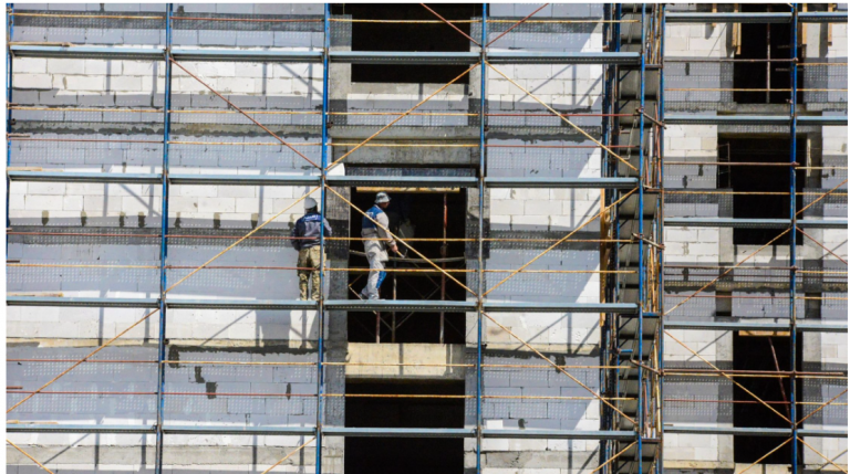 Ra nga lartësia ndërsa punonte, humb jetën 53-vjeçari