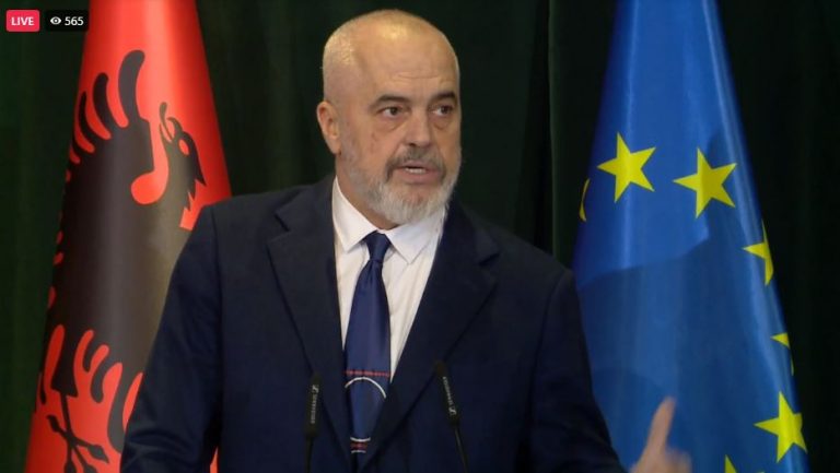 Pyetet për ‘revolucionin demokratik’, ja si përgjigjet Rama