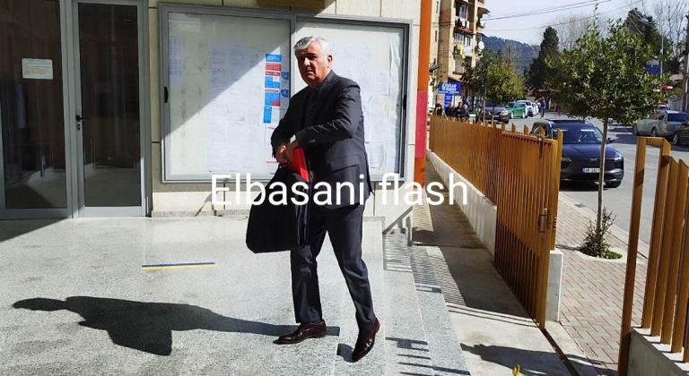 Mungoi gjyqtari, shtyhet seanca e ish-ministrit Saimir Tahiri në gjykatën e Elbasanit