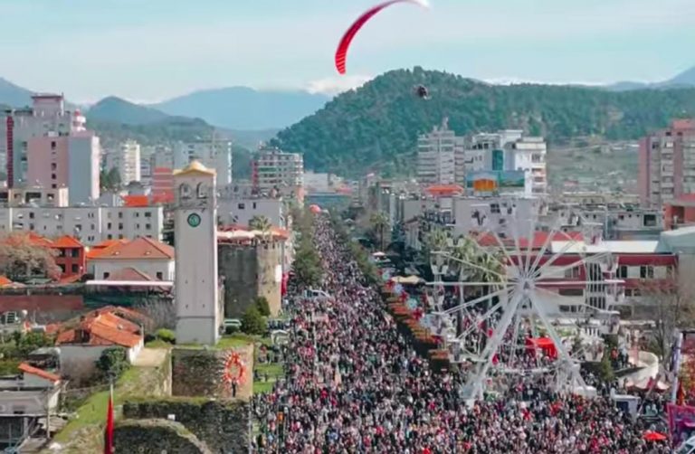 Në Elbasan luftën do ta fitojnë të rinjtë jo bandat!