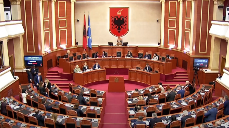 Kuvendi në seancë plenare, interpelancë me ministren Manastirliu, në rend dite disa projektligje