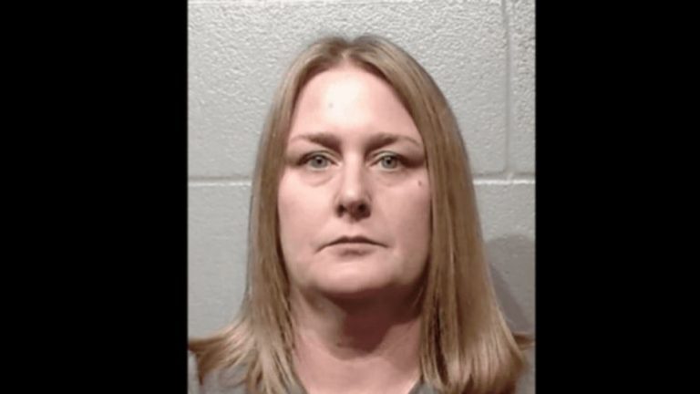 SHBA, gjimnastja 45-vjeçare përdhunoi 300 herë të dashurin 16-vjeçar të vajzës së saj, arrestohet