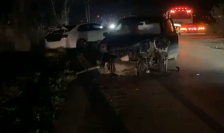 Aksident i rëndë në Sarandë, përplasen “kokë më kokë” dy makinat, ka të plagosur