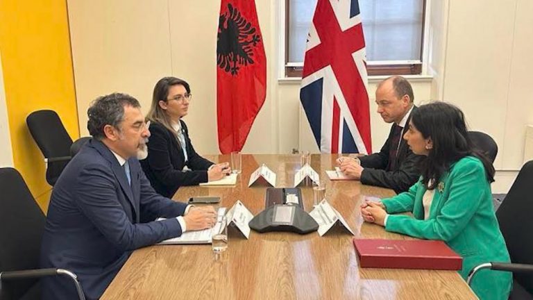 Amnisti për emigrantët shqiptarë, Çuçi kërkesë Baverman: Të mos penalizohen ata që s’janë përfshirë në krime