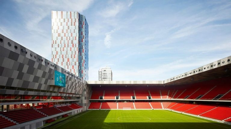 Skandal në futbollin shqiptar, arbitrat kërcënohen me jetë