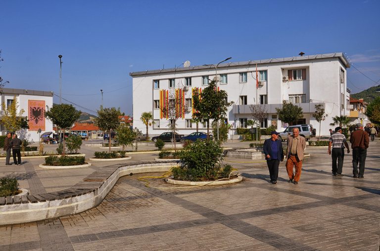 Papunësi e ikje, Gramshi boshatiset nga të rinjtë, s’ka punë