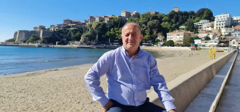 Kush po gërryen Luçiano Boçin?