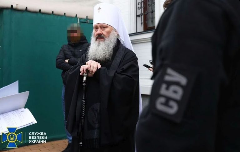 Prangoset mitropoliti i Kievit, akuzohet se ka spiunuar për rusët