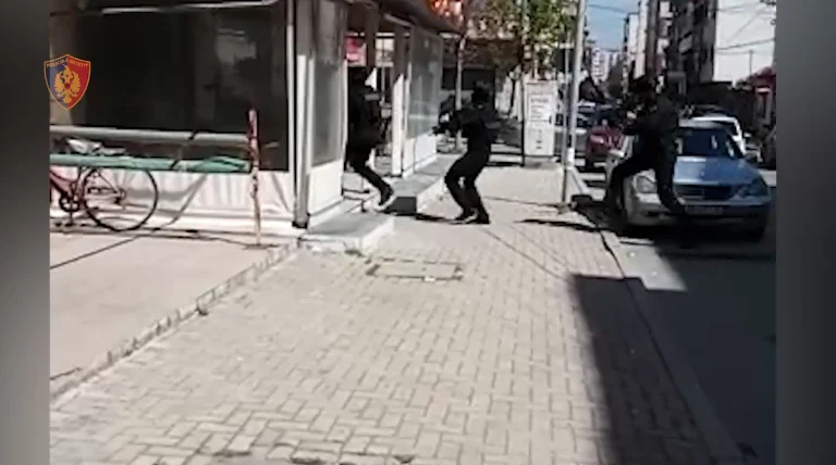 Dy operacione antidrogë në Durrës/ Prangosen 8 persona, pjesëtarë të grupeve kriminale