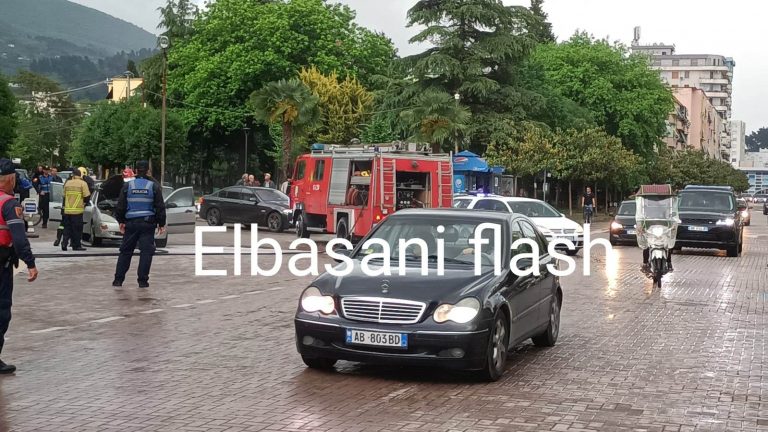 DIGJET MAKINA NË QENDËR TË ELBASANIT (VIDEO)