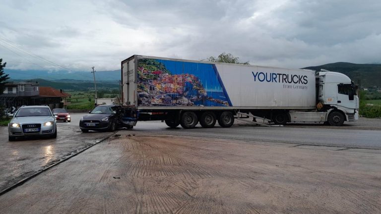 Lajmi i fundit/ Aksident me vdekje ne Qafë-Thanë.Humb jetën turistja