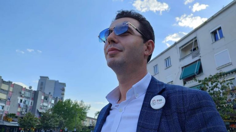 Lukja qante dhe kur ja kish qejfi!