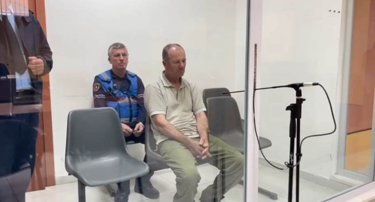 Vrau kunatën me sëpatë në Elbasan, burg për autorin e dyshuar