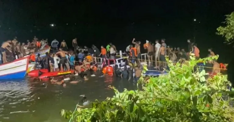 I përmbyset varka, humbin jetën 22 turistë/ Ndër viktimat janë fëmijë dhe gra