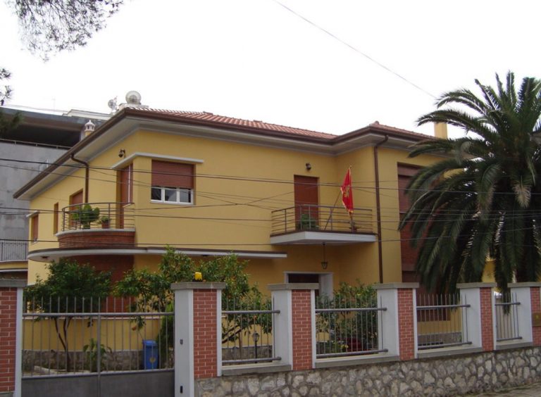 Ndërron jetë papritur roja i sigurisë në Ambasadën e Malit të Zi në Tiranë