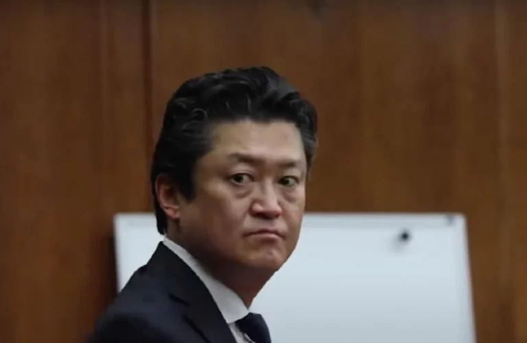 Kirurgu plastik akuzohet për vrasjen e adoleshentes gjatë operacionit për zmadhimin e gjoksit