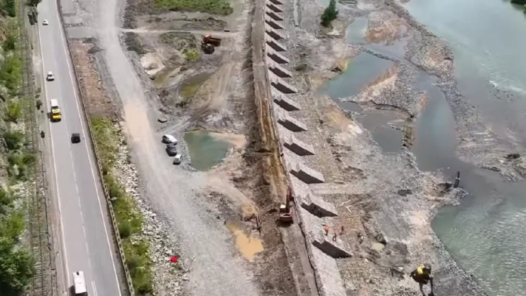 “Përfundojnë nënkalimet”, Rama ndan pamje të aksit Elbasan-Qafë Thanë