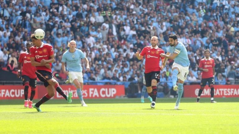City fiton derbin me United dhe “rrëmben” FA Cup