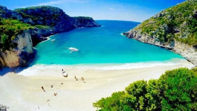 Jo të gjithë bëjnë pushime! Studimi: 60% për qind e shqiptarëve nuk munden