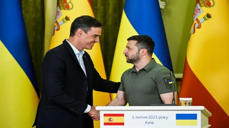Kryeministri i Spanjës vizitë zyrtare në Ukrainë, Zelensky “ankohet” për aleatët perëndimorë