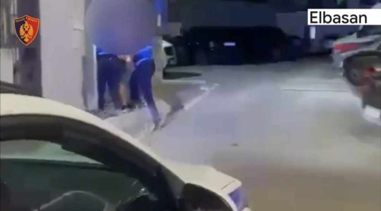 I vodhi lekë nënës së tij, shpallet në kërkim 35-vjeçari