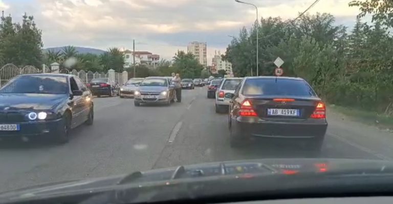 AKSIDENT NË HYRJE TË QYTETIT TË ELBASANIT