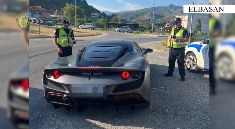 Video/ Policia e Elbasanit me dorë të hekurt! Gjobit mbi 8000 shoferë për shkeljen e rregullave në rrugë
