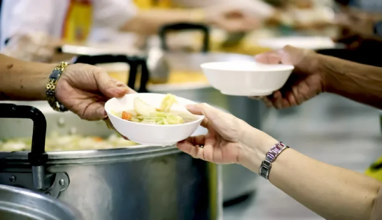 Kur është koha e duhur për të ngrënë darkë – Zbuloni çfarë është e mirë për shëndetin