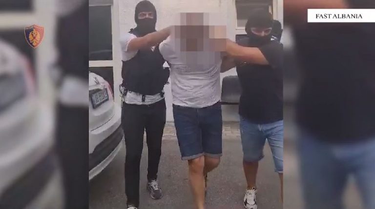 I vodhën bizhuteritë të moshuarës , arrestohen dy të rinj