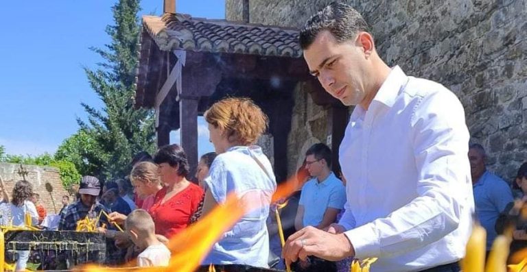 Djall apo ëngjëll? Rëndësi ka të mos jesh si opozita e Elbasanit!