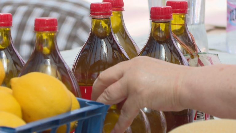 Më pak vaj ulliri, rritet lehtë çmimi: Një litër po kushton 800 lekë