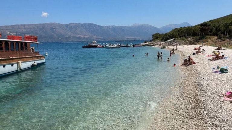 Po fitimeve, jo abuzimit! Thirrje për operatorët turistikë, fluksi vazhdon edhe në shtator