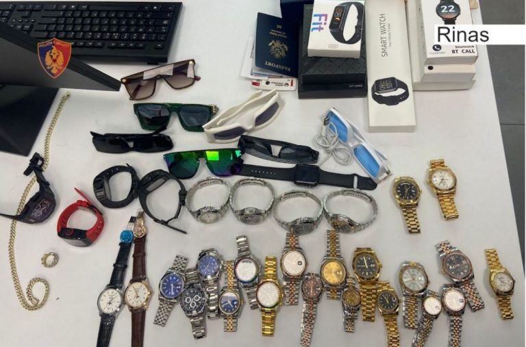 Ora dore, syze dielli, çanta kontrabandë me vlerë 150 mijë euro, kapet amerikani në Rinas