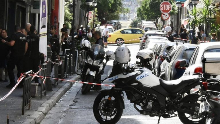 Vritet me armë zjarri shqiptari në Greqi! Autori i moshuar e qëlloi me pushkë për një vend parkimi