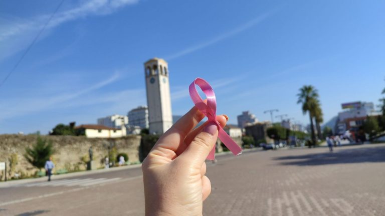 ELBASAN/ RRITET NR I FEMRAVE TË PREKURA NGA TUMORI (VIDEO)