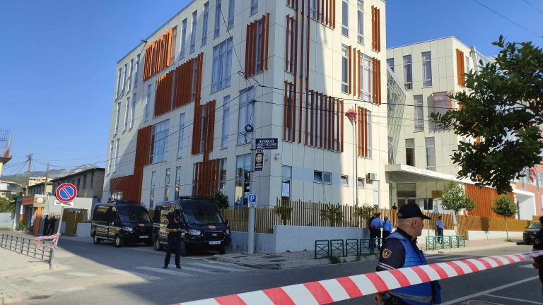 Gjykata e Elbasanit jep vendimin për 58 personat e arrestuar në kuadër të operacionit Tempulli