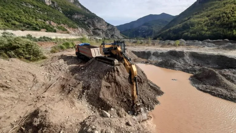 Punimet në rrugën Elbasan-Qafë Thanë/ Kryeministri Rama: Shkurton distancën me 20 km