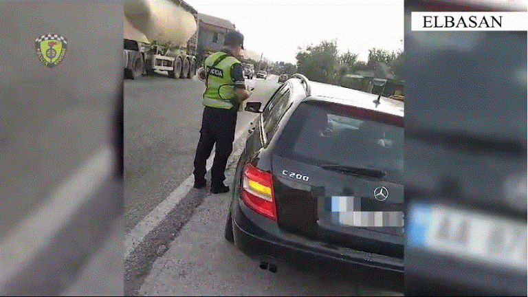 Tentoi të korruptonte punonjësin e Policisë Rrugore pasi u kap i dehur në timon, pranga 55-vjeçarit