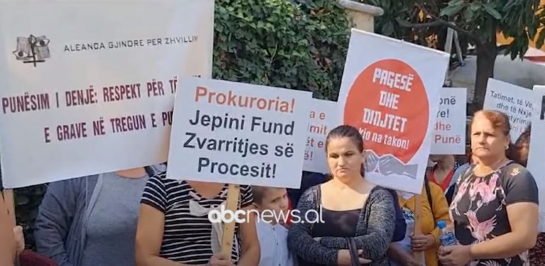 Kërkuan që të mos zvarriten hetimet, prokuroria e Fierit reagon për protestën e punonjëseve të fasonerisë: Çështja është në hetim