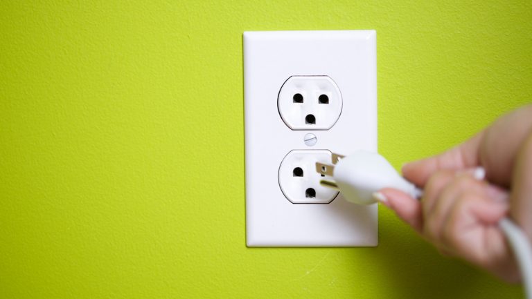 Çfarë Duhet të Bëni Nëse ju zë Korenti