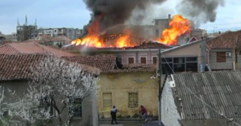 Elbasan/ E moshuara 84 vjeçe djeg aksidentalisht shtëpinë