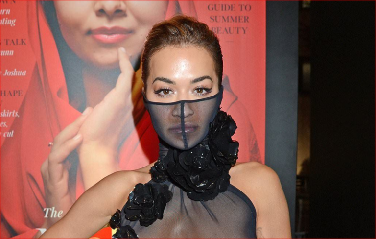 FOTOT: Këngëtarja e njohur shqiptare shokon me (zh)veshjen e saj