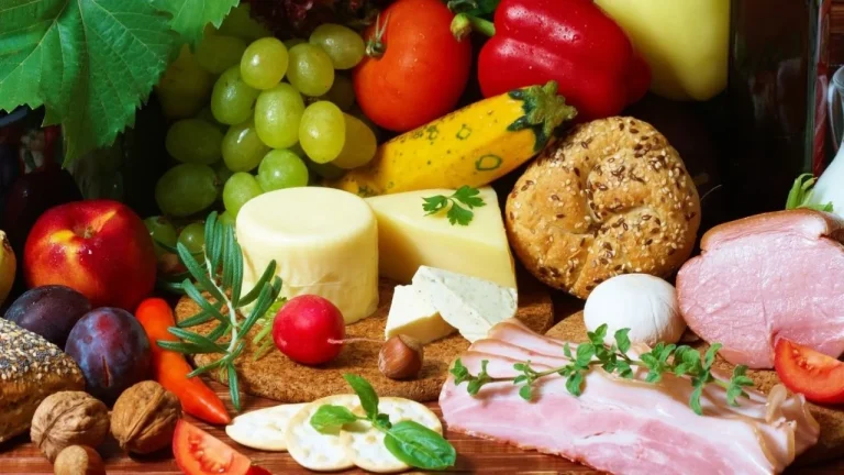 Sa shumë shpenzojnë shqiptarët? Në rajon të parët për ushqime! Europianët harxhojnë 3 herë më pak