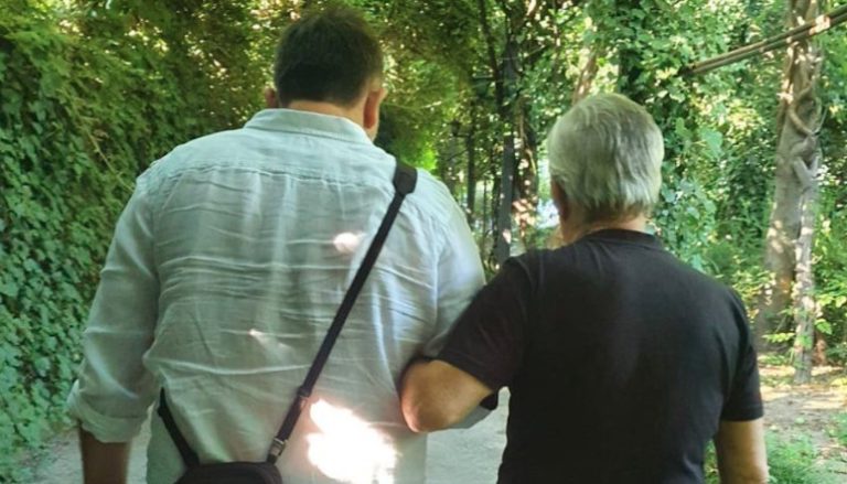 Ecja e fundit bab, e mu më mbyti malli direkt për ty…’ Nuk mbahen lotët nga postimi i Julit për të madhin Zef ‘Ti ke parë gjithcka dje e sot…’