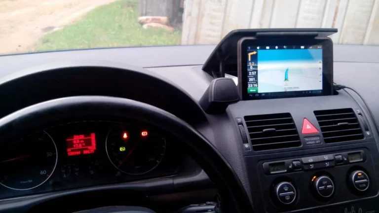 I vuri GPS burrit në makinë, nën hetim 38-vjeçarja