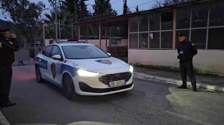 Vrasja në burgun e Peqinit,  autori e mbajti armën 20 ditë në qeli