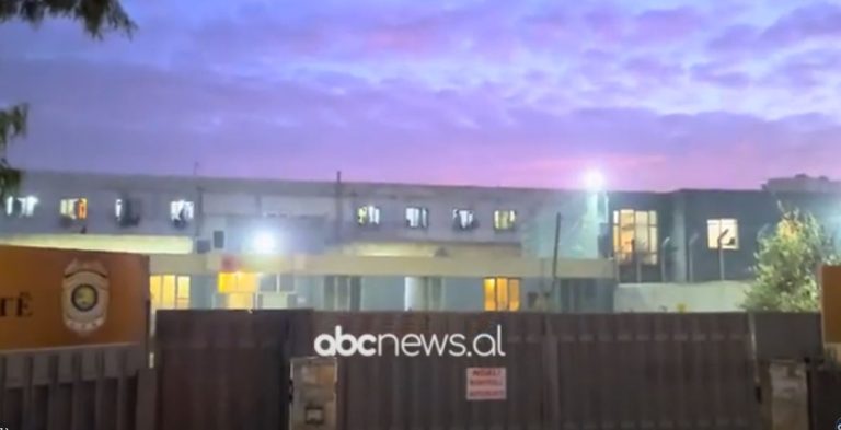 “Turistët” e burgjeve/ 13 ish-funksionarë transferohen nga burgu i Durrësit në Fier