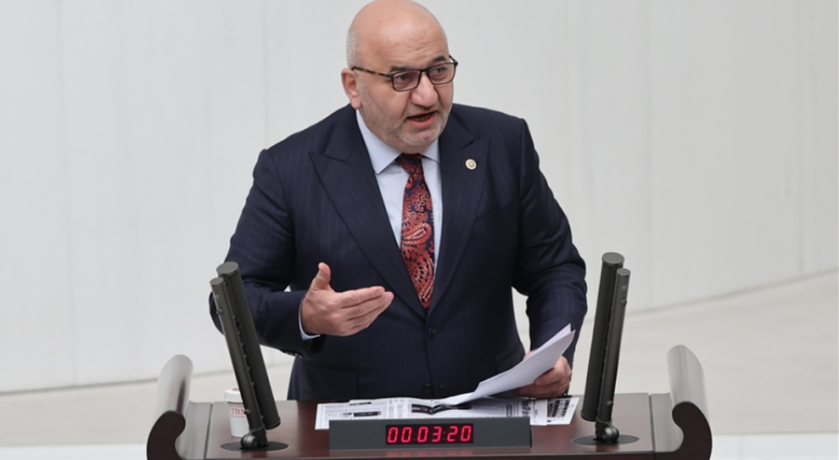 Deputeti turk vdes pas atakut kardiak, duke folur në parlament për luftën në Gaza