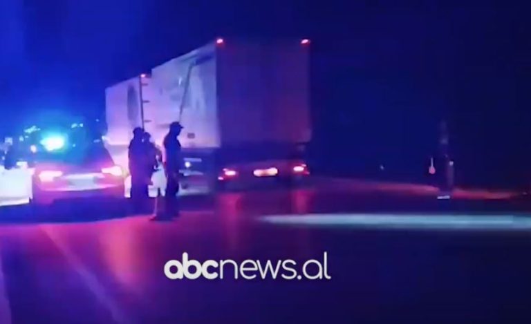 Aksident në Golem të Lushnjes, automjeti përplas për vdekje një shtetas